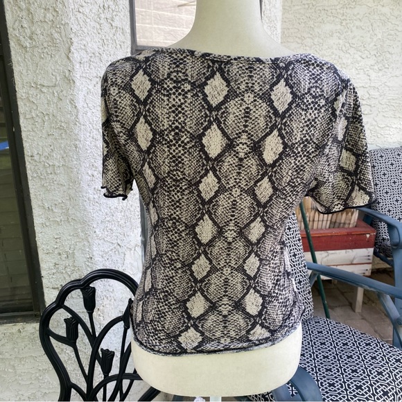 Fashion Nova Snake Scale Middle Tie Ruched Top Blouse - Picture 5 of 8